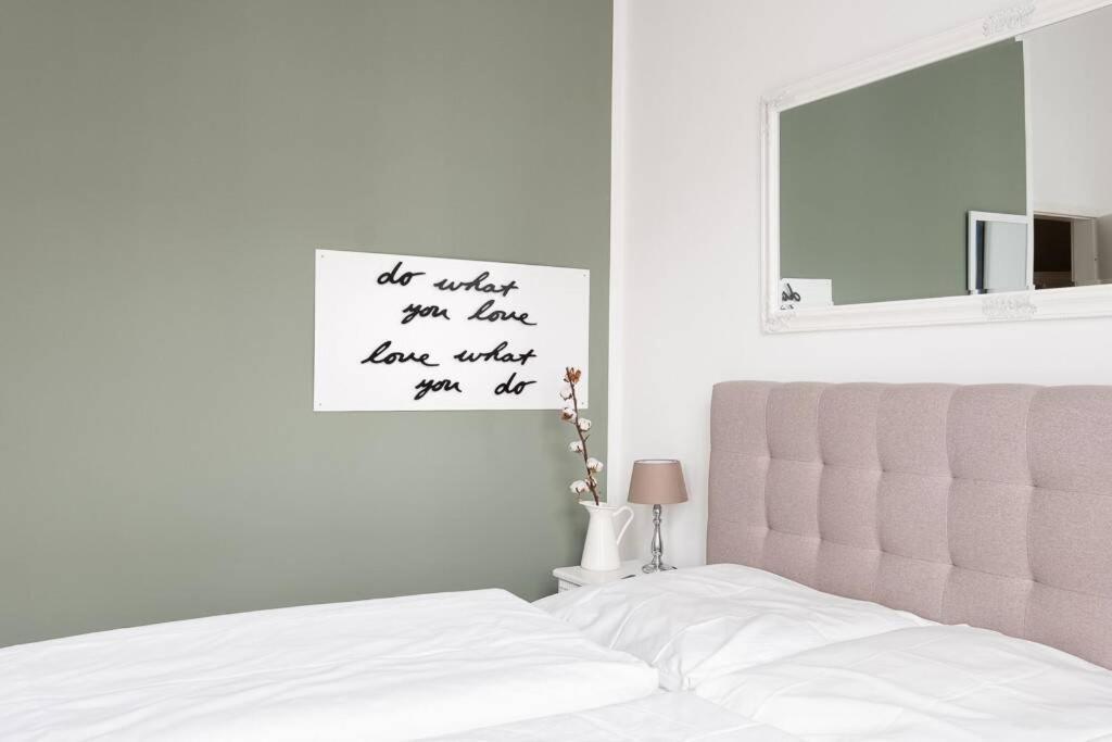 Sc 05 By Rockchair Apartments L Superhost Status L 2 Bedrooms Boxspringbeds Balcony Elevator - Cozy Family & Business Flair Welcomes You! Берлин Екстериор снимка